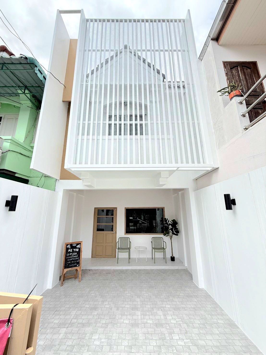 บ้านพร้อมอยู่ใกล้ BTS ลาดพร้าว ทำเลสุดคุ้มในงบ 3 ล้านตกแต่งสไตล์มินิมอลพร้อมเข้าอยู่